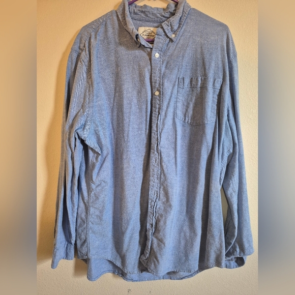 St. John's Bay Light Blue Casual Button-Down Shirt - Picture 1 of 3